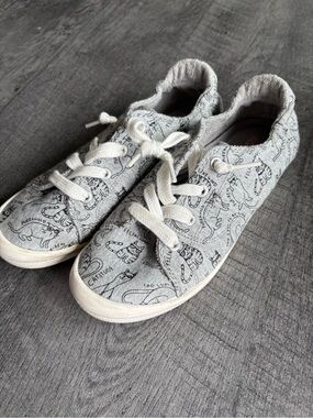 Skechers Light Gray Cat-Print Lace-Up Sneakers